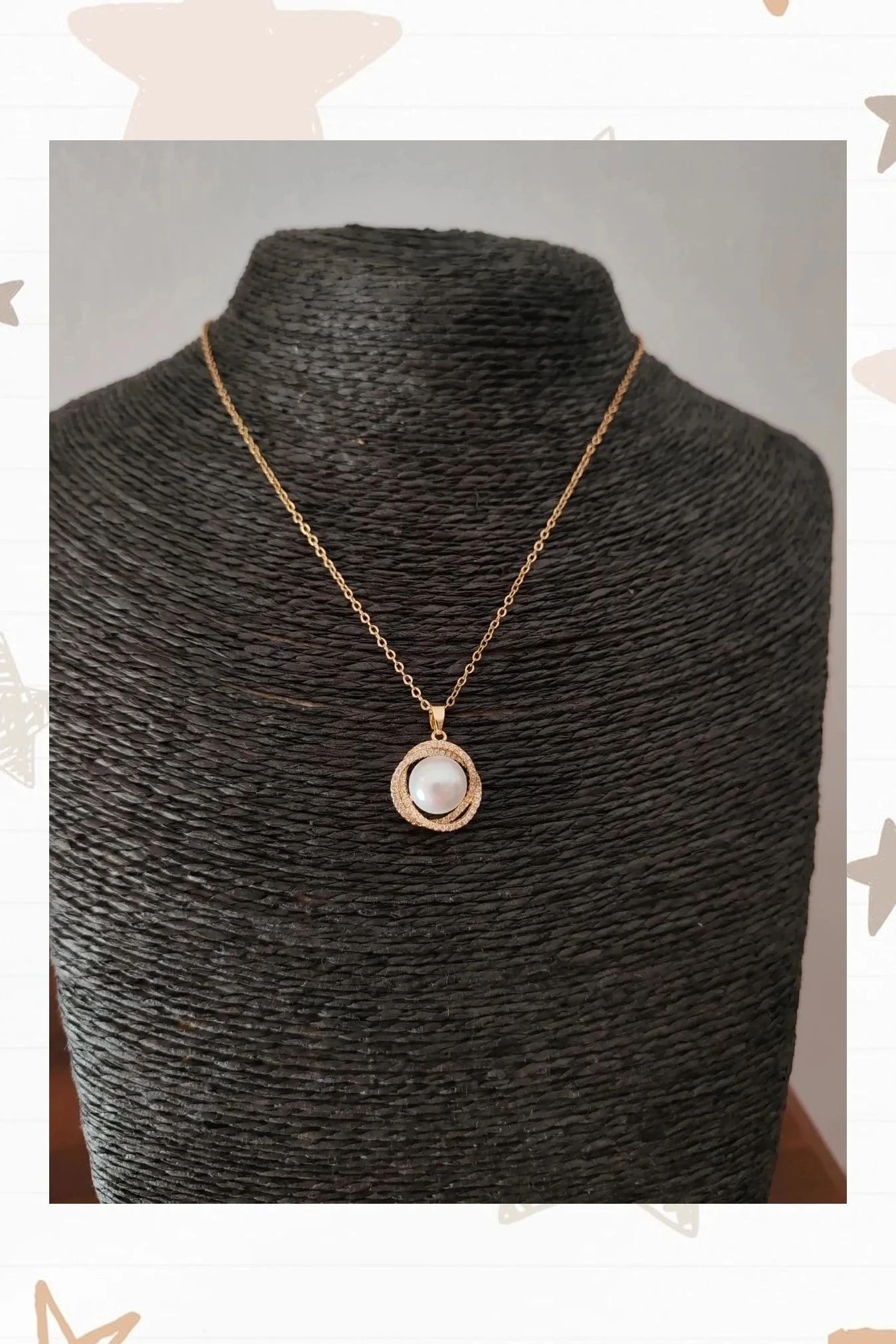 Collar elegante con colgante de perla